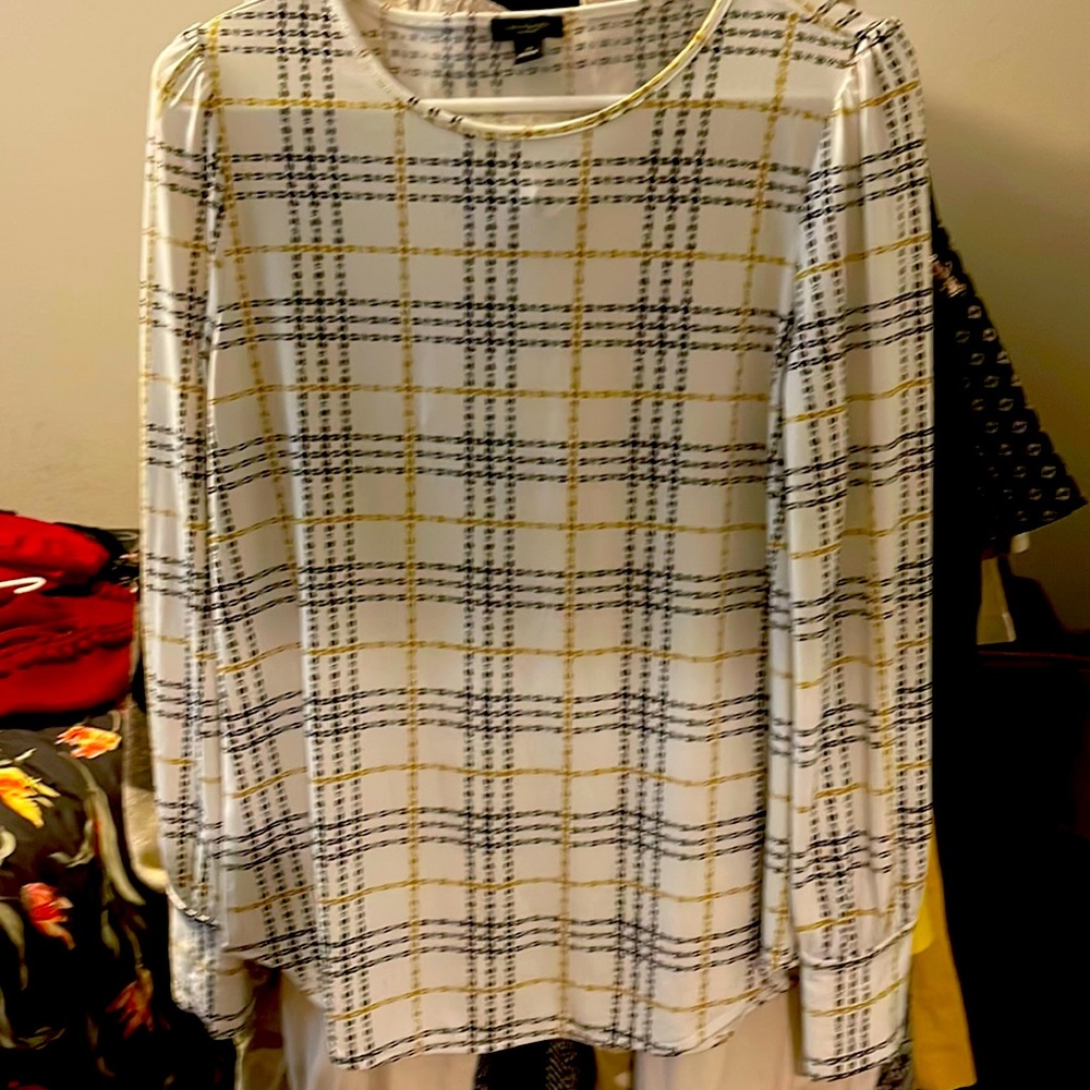 White House Black Market Shirt- Sz XSmall- this shirt runs big.
